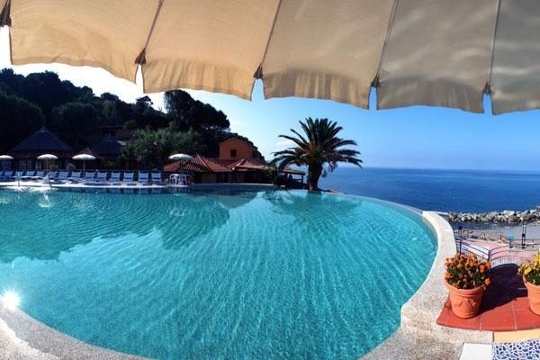 Resort Baia del Silenzio Mare Italia